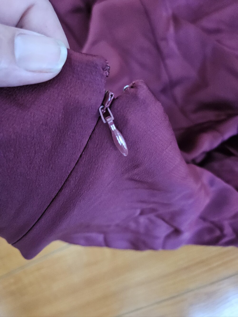 Express DEEP Burgundy Ruffle High-Low Satin Dress Sz Size 10 - Picture 16 of 16